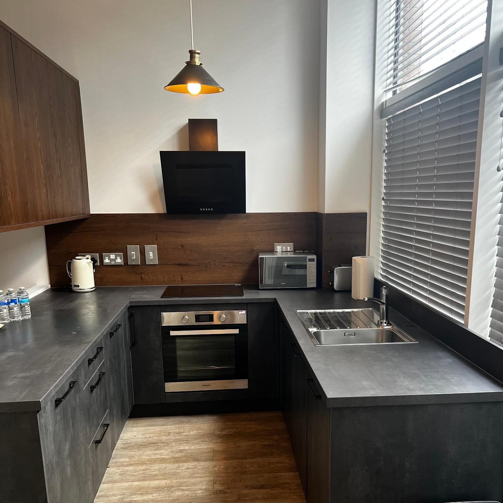 Luxurious 1-Bedroom With Parking Birmingham Exterior photo